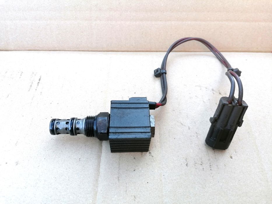 Elektrozawor przedniego napędu Renault 103-54 106-54 110-54 120-54 133-54 145-54 155-54