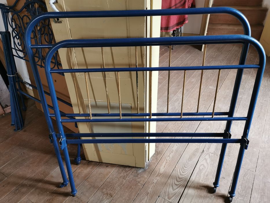 Cama ferro forjado antiga solteiro