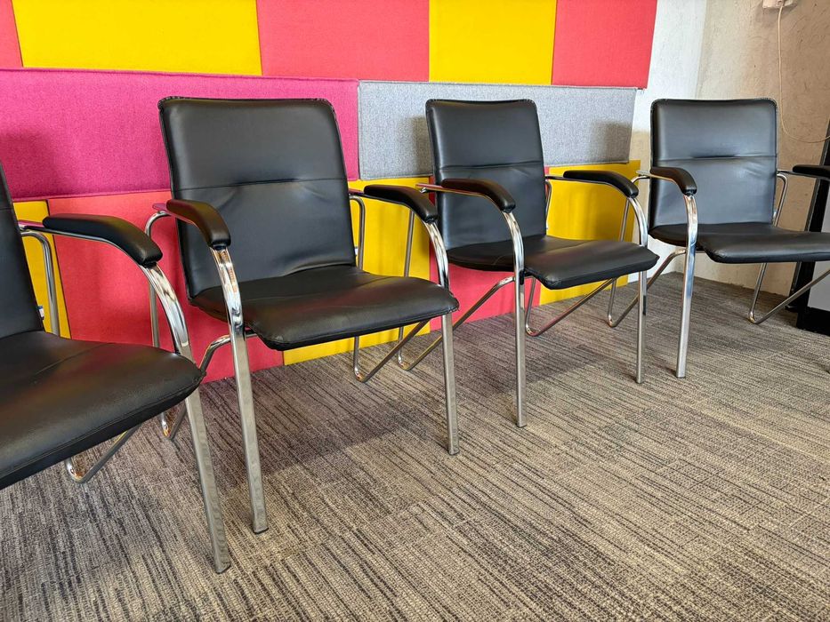 Krzesło konferencyjne biurowe Nowy Styl Samba ekoskóra czarne chrom