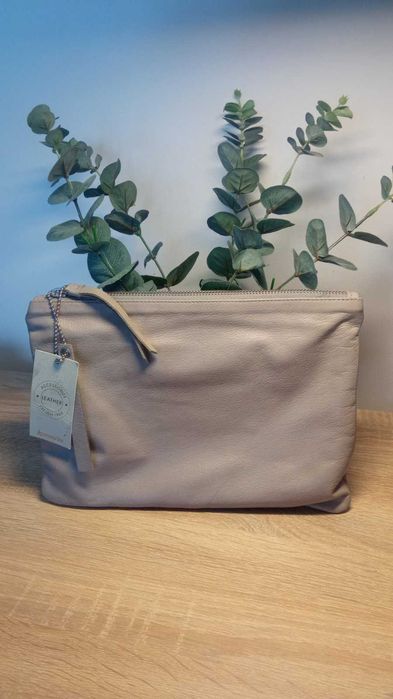 Шкіряна косметичка від accessorize у новому стані