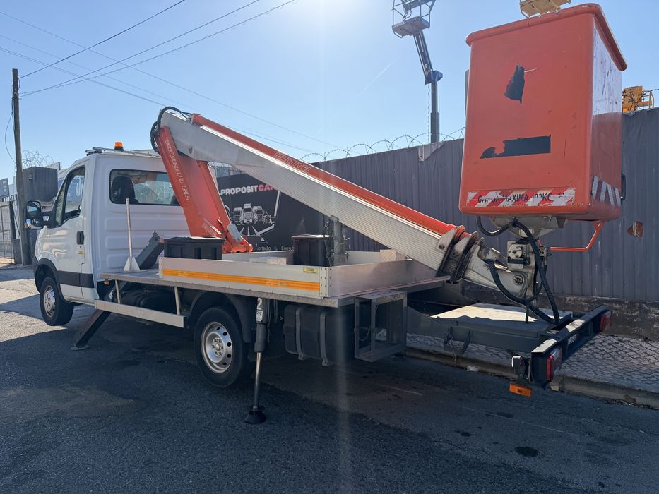 IVECO DAILY 12s13 Grua Cesto MULTITEL 18 Metros Excelente Apenas 118.000km ###OPORTUNIDADE###