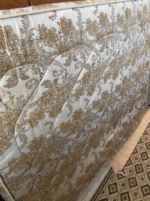 Cama de Casal e Colchão