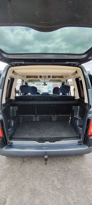 Продам авто Пежо партнер