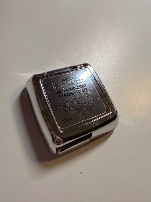 HOURGLASS Ambient Strobe Lighting Powder mini