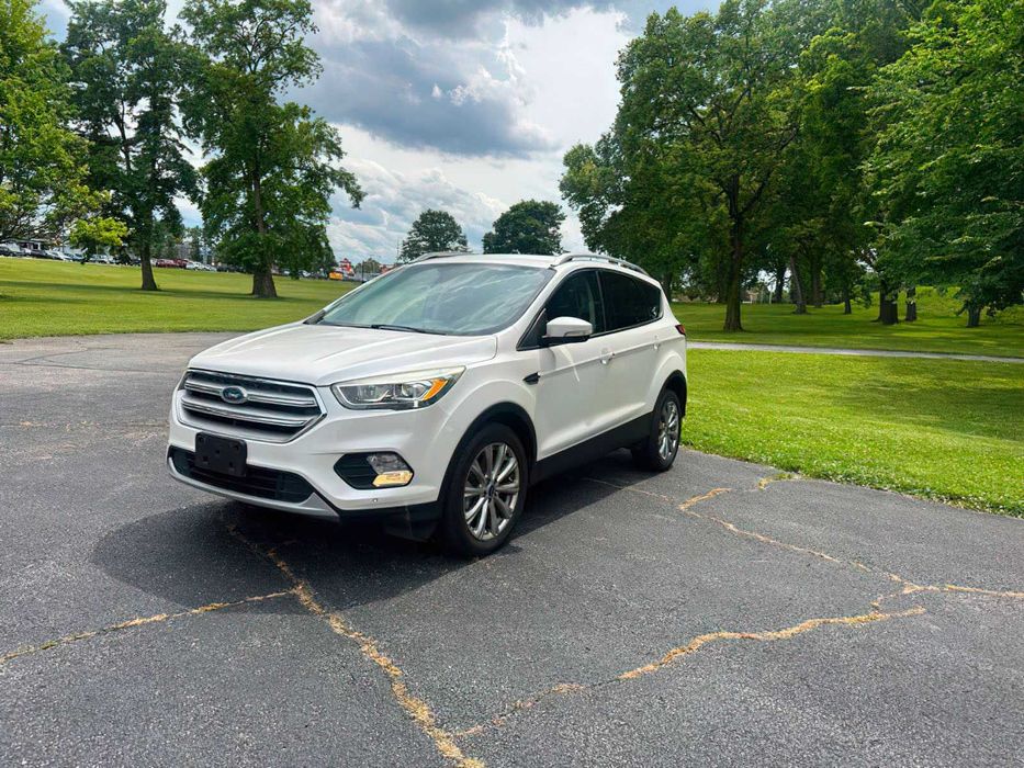 Ford Escape Titanium      2018
