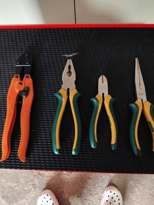 Ferramenta  usada como nova tem pouco uzo.