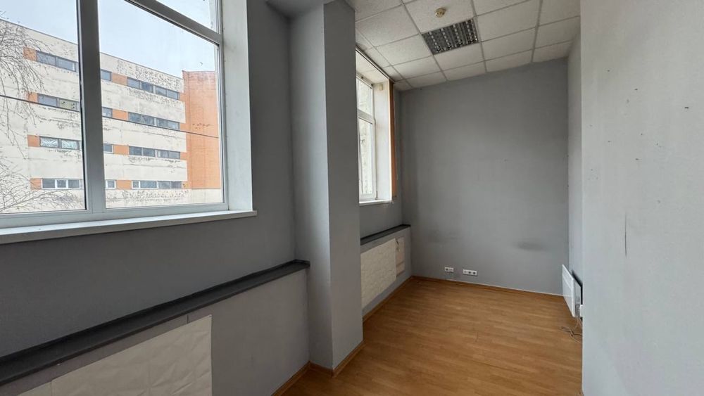 Без%.Кібальчича 2а. 13, 18 кв.м.Під офіс, косметологічні послуги