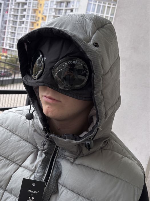 Чоловіча жилетка C.P. COMPANY SHELL мужская сіра black з лінзами серая