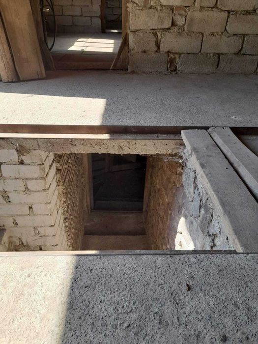 Продається, в селі Бузуків, земельна ділянка 25соток, під забудову.
