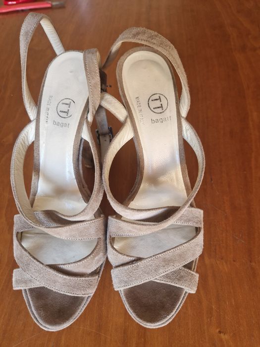 Sandálias de salto alto compensadas em couro genuíno "Bagatt"