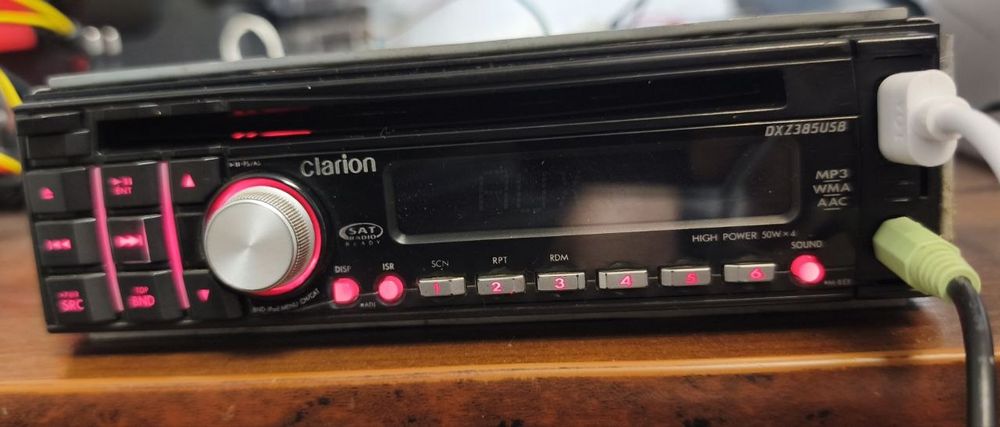 Автомагнітола Clarion DXZ-385USB