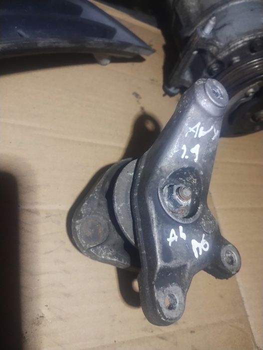 Poduszka skrzyni biegów audi a4b6