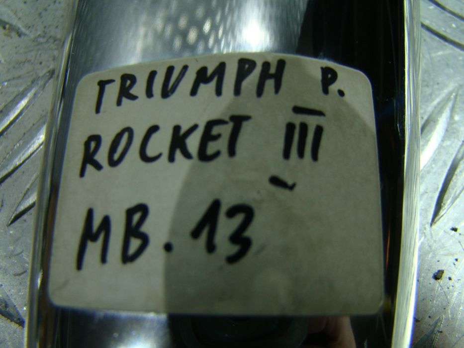 STELAŻ TYŁ MOCOWANIE BŁOTNIKA WSPORNIK TRIUMPH ROCKET 3 PRAWY