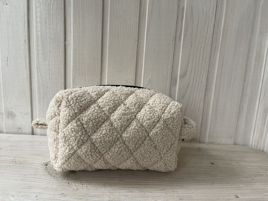 Велюрова косметичка