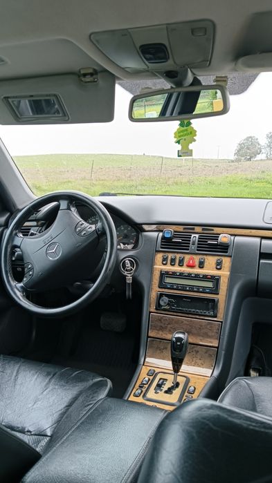 Mercedes w210 270cdi
- Ano: 2000.
- Cilindrada: 2700cc.
- Caixa aut