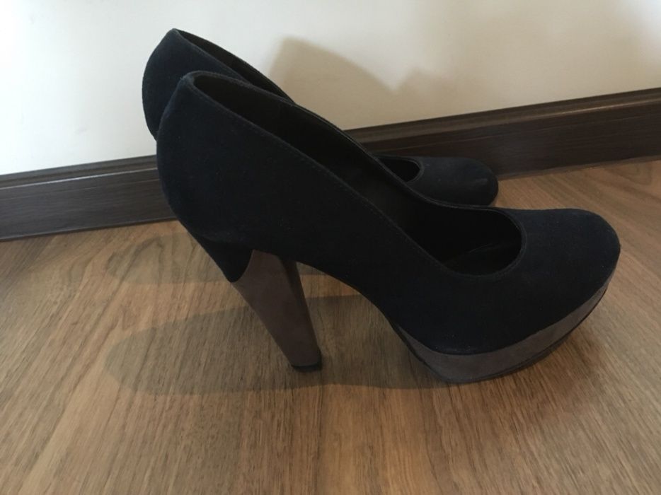 Buty na obcasie