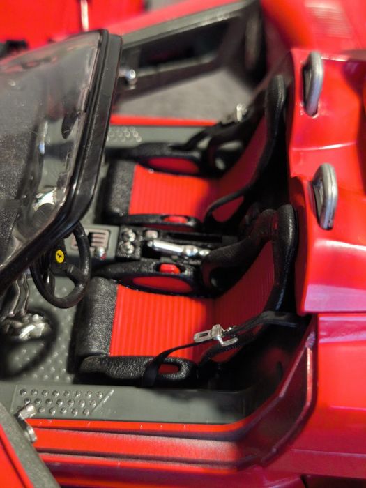 Ferrari F50 Roadster 1:18 by Bburago