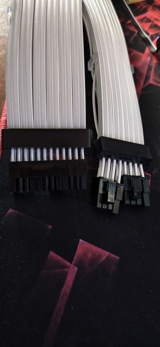 Lian-Li Strimer Plus V2 (24 pin e 2x8 pin)