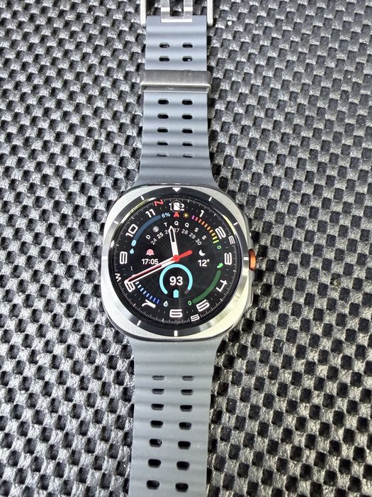 Smartwatch Samsung Galaxy Watch Ultra LTE 47mm - Cinzento Titânio
