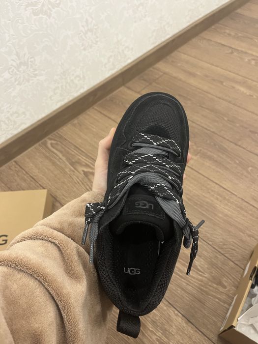 Кросівки UGG Lo Lowmel чорні, нові!