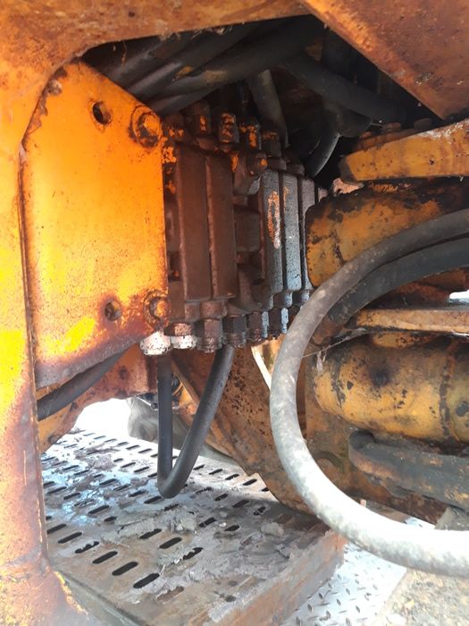 Rozdzielacz sekcja hydraulika case 580 sterowanie