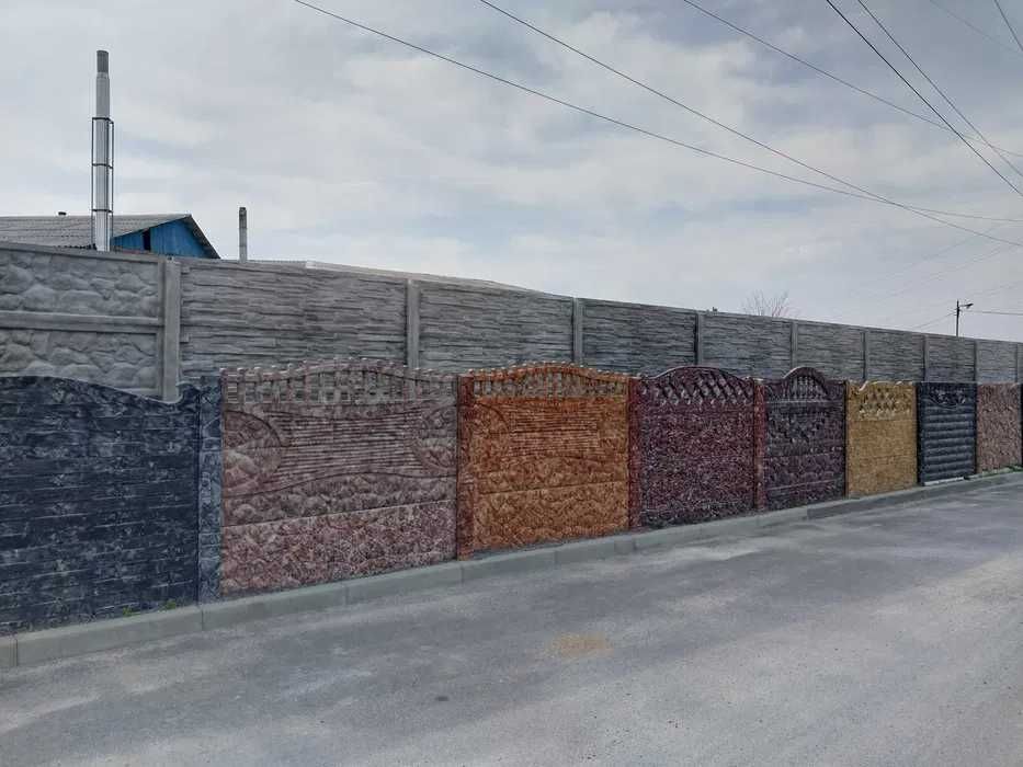 Бетонні паркани Звягель – різні дизайни та висоти