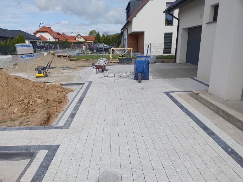 Układanie kostki brukowej