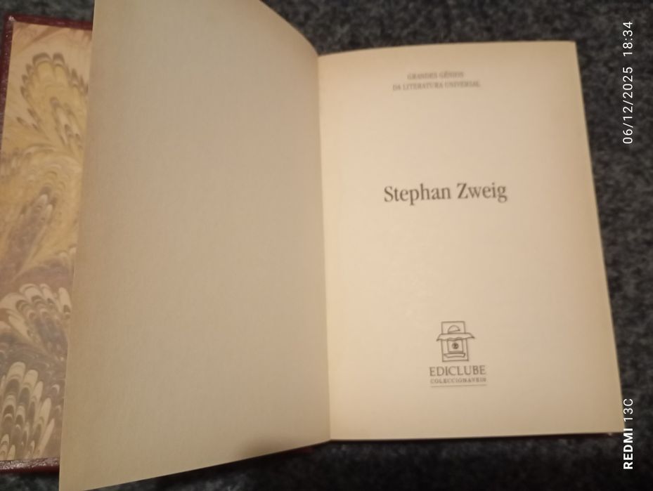 Livro vintage "Contos"
