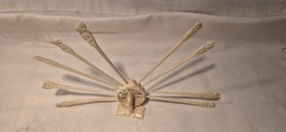 Stojak z kości  i wykałaczki koktajlowe z kości zabytkowy Indie