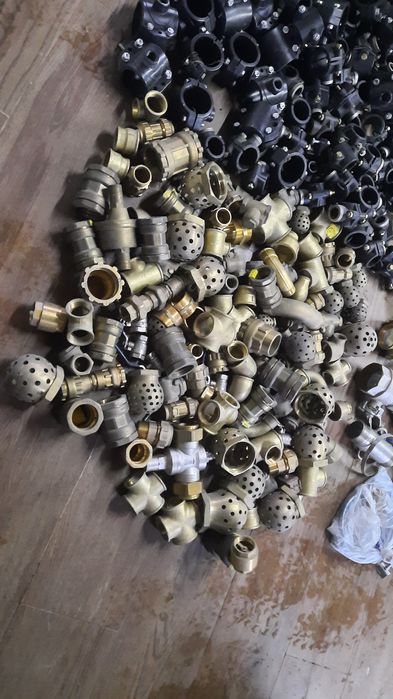 Tudo em latão. Material novo. Material de Pichelaria