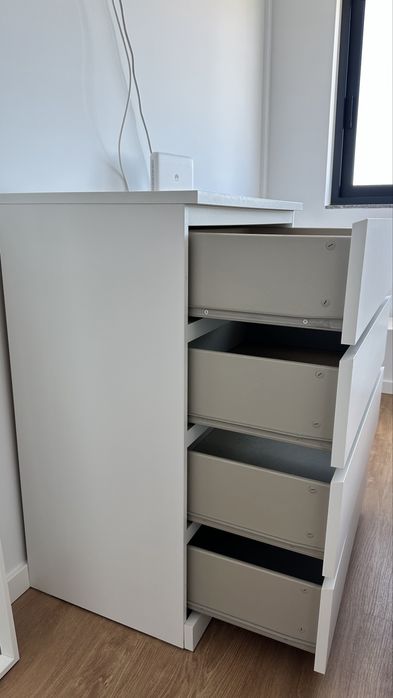 Cómoda 4 gavetas MALM IKEA