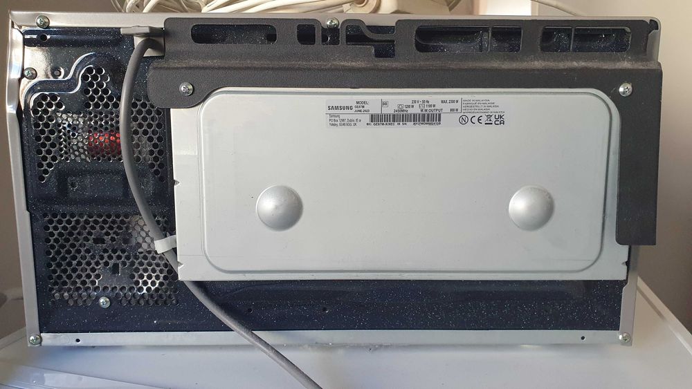 Micro-ondas SAMSUNG GE87M-X (23 L - Com Grill - Inox)