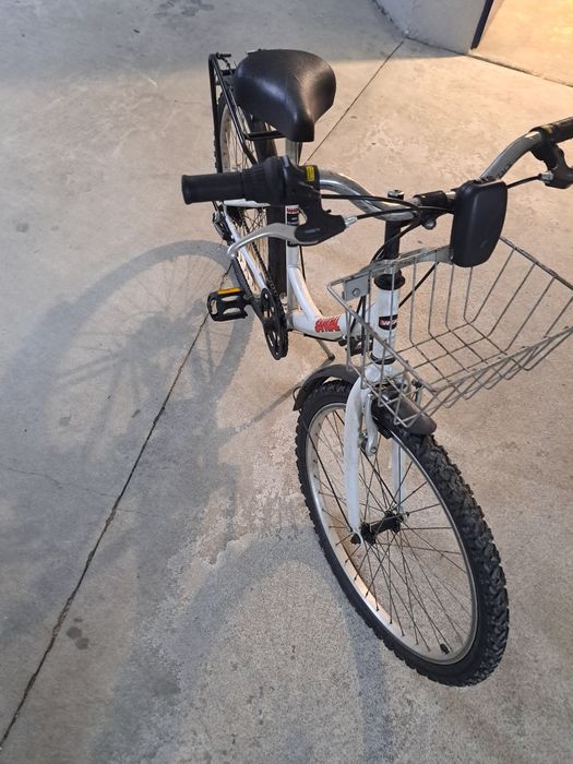 Vendo bicicleta de menina ou senhora