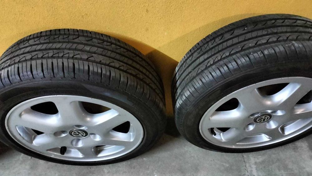 4 x Jantes 15” com Pneus como novos