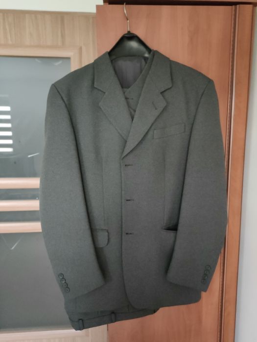 Garnitur męski trzyczęściowy