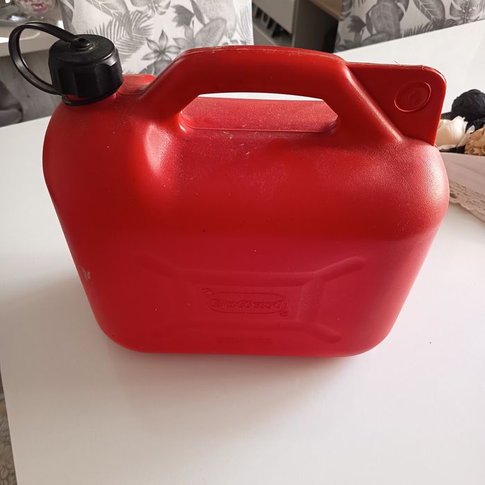 Bidão de combustível para emergências