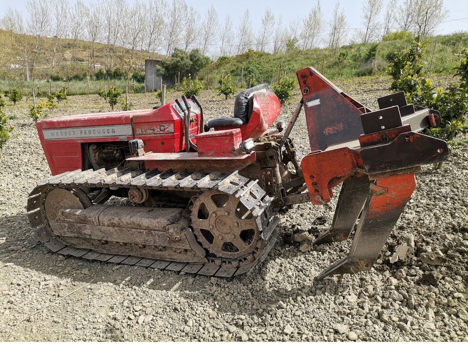 Tractor rastos Massey Ferguson 174C