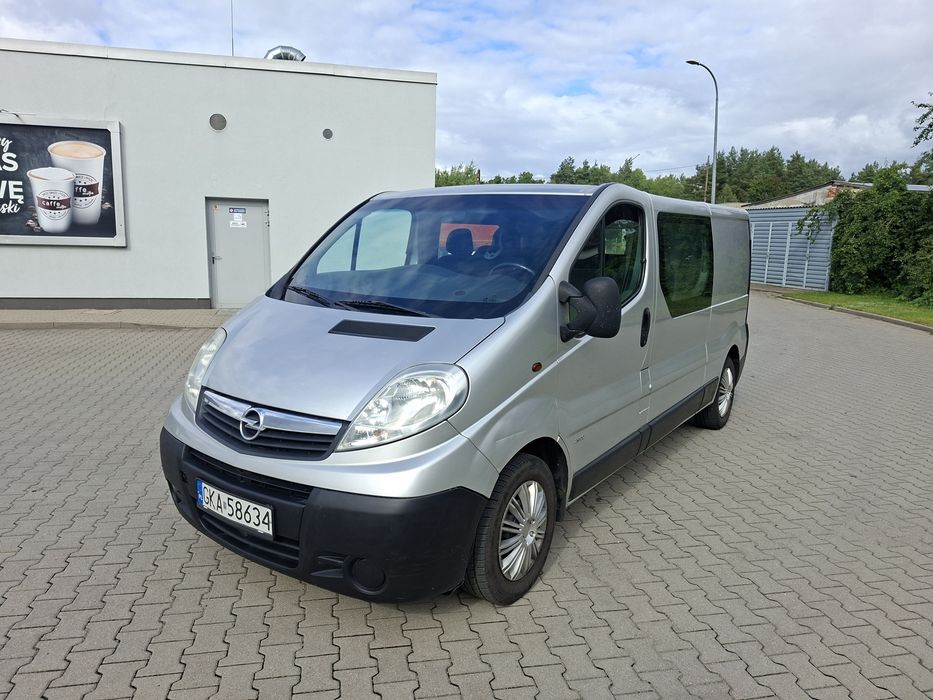 Opel vivaro.5 osób maxi long 2011