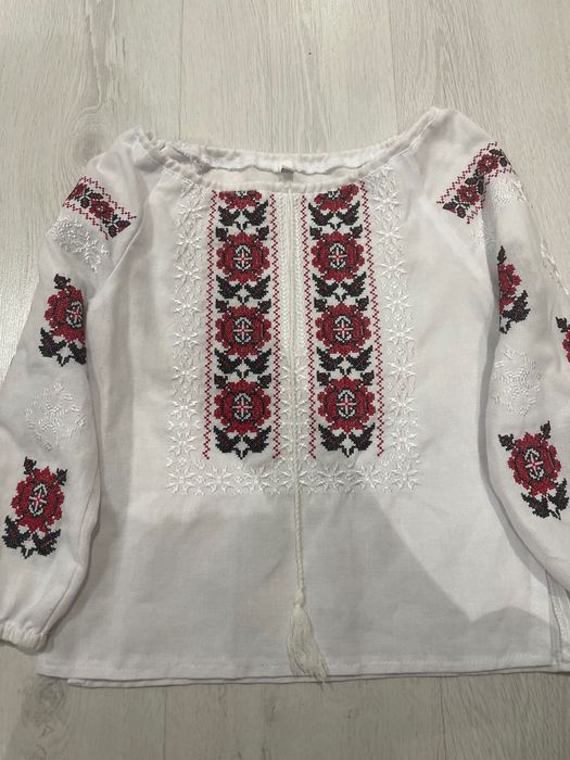Продам Вишиванку для дівчинки