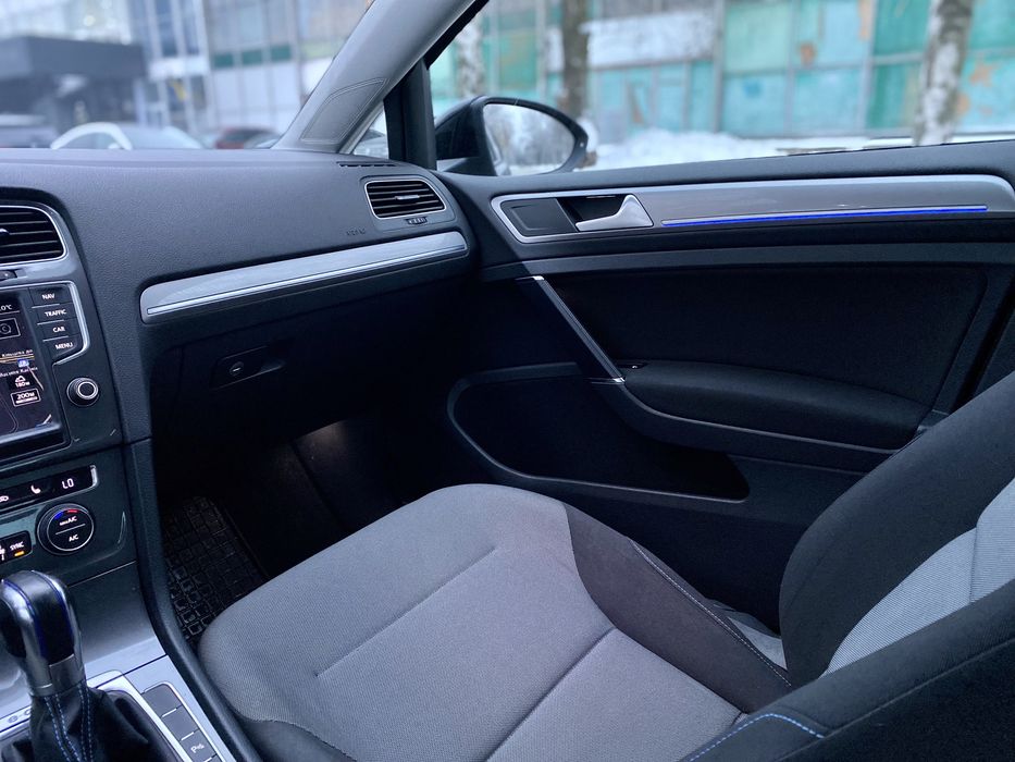 Volkswagen e-golf 24кВт 2014p