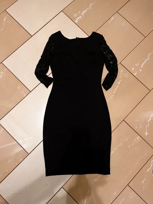 Sukienka czarna AVON