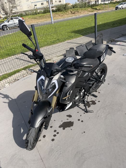 Moto como nova em perfeito estado