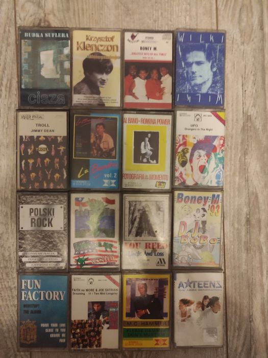 Zestaw 16 kaset audio