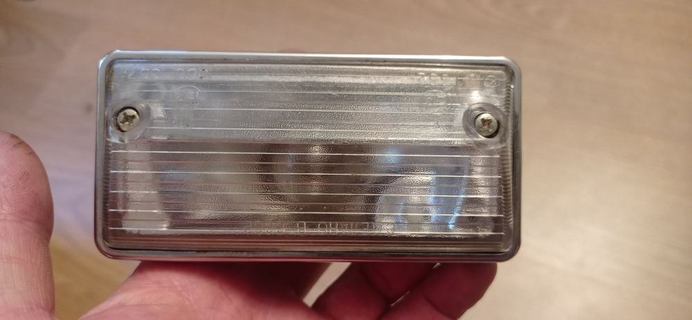 Продам новий передній габаритний фонар на ваз 2101.