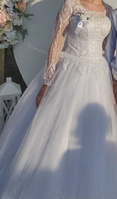 Продам весільну сукню