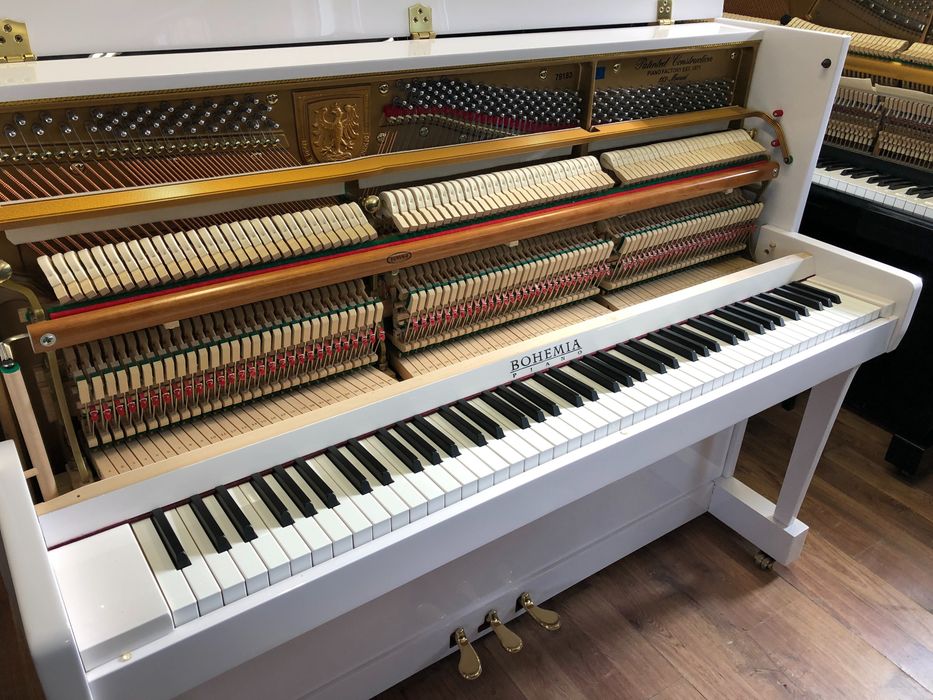 Pianino biale Bohemia Bechstein All Inclusive