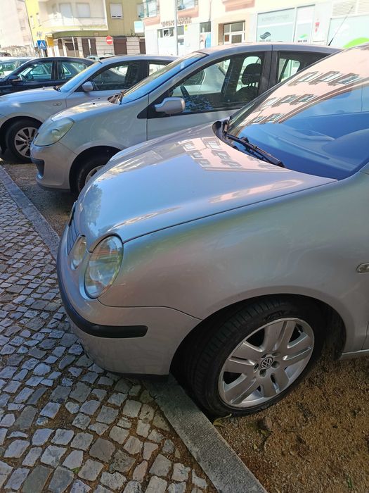 Automóvel WV polo 1.2 de 2002, impecável com revisão, embraiagem e distribuição novas