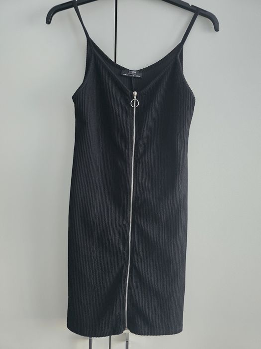 Czarna sukienka mini - Bershka