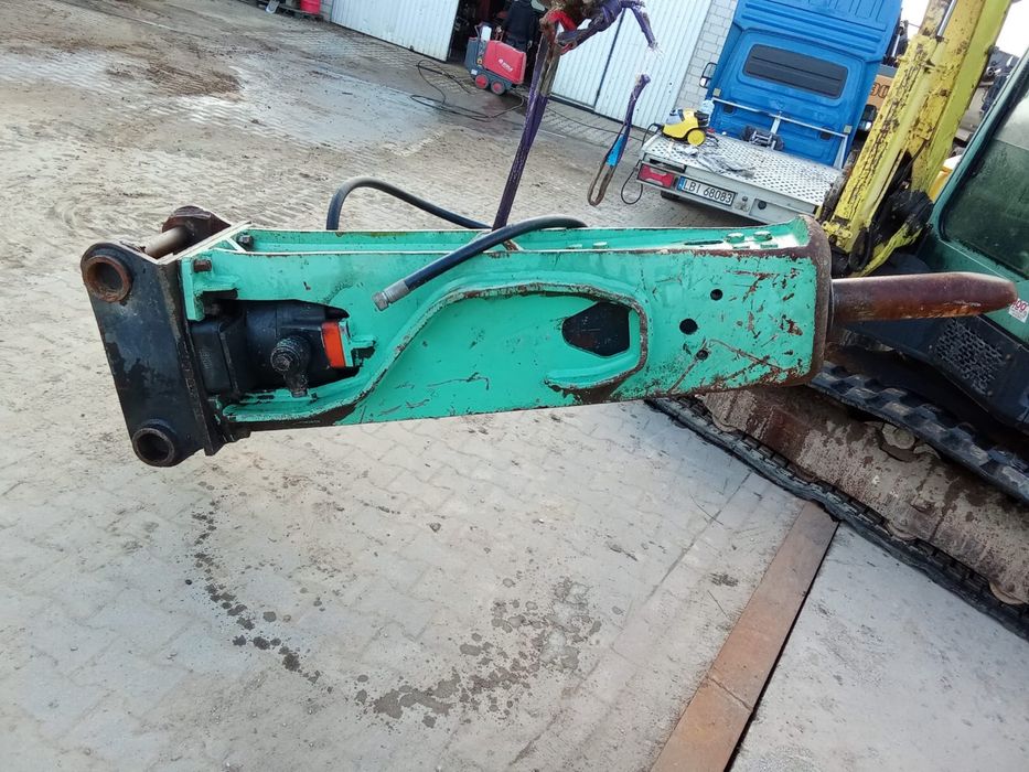 Młot hydrauliczny montabert 900