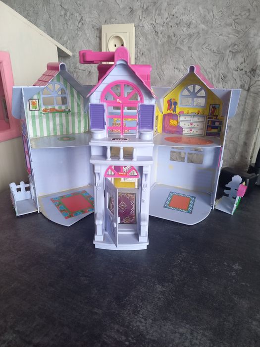 Продам ляльковий будинок